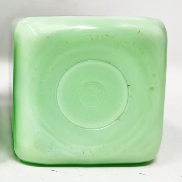 McKee Jadite Uranium Large Letters Glass Salt Shaker - Damaged Lid Front Graphic - Picture 7 of 9